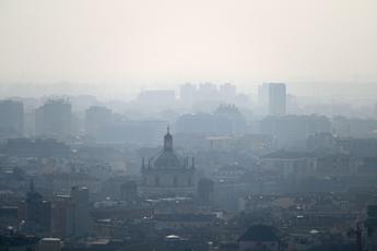 smog veleno per il cervello piu segni alzheimer in chi vive in aree inquinate lo studio 2