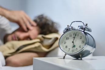 ora legale gufi o allodole ecco chi soffre di piu effetto jet lag e come uscirne 2