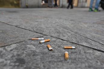 iss in italia 1 adulto su 4 fumatore 30 giovani usa sigaretta o svapa 2