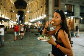 estate italiani in vacanza tra voglia di relax e buon cibo per ricaricare energie 2