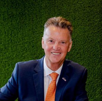 calcio van gaal da paziente oncologico a testimonial di prevenzione 2