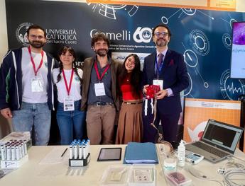 usare lolfatto come cura caschetto hi tech del gemelli al maker faire roma 2